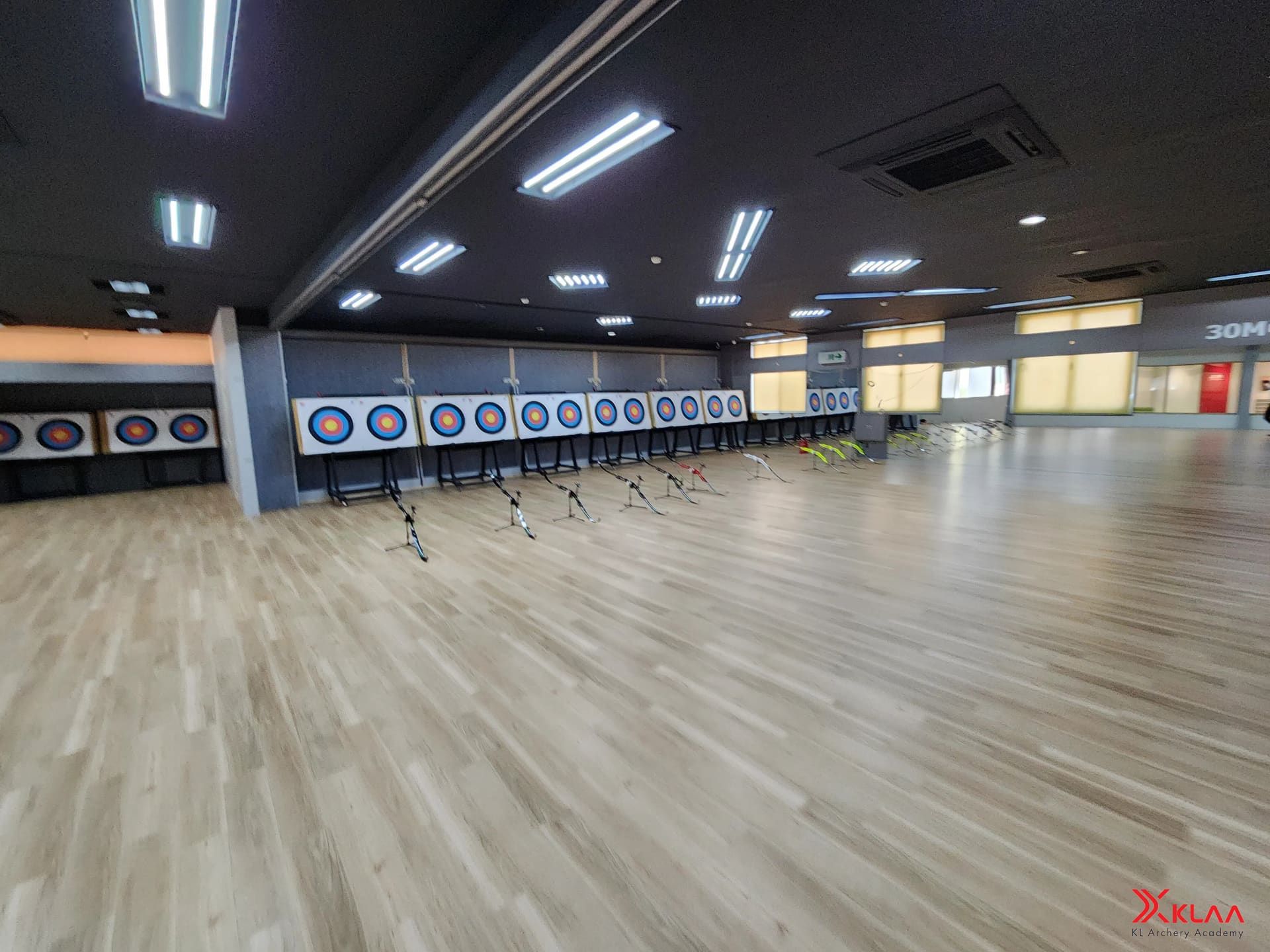 全国屈指の室内アーチェリー場